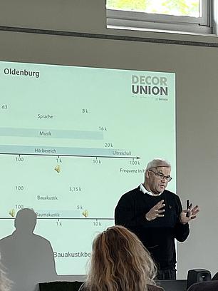  Alsterdorf, Altenwerder, Altona-Altstadt, Altona-Nord, Bahrenfeld, Barmbek-Nord, Barmbek-Süd, Bergstedt, Blankenese, Borgfelde, Bramfeld, Bramfeld, Duvenstedt, Eidelstedt, Eilbek, Eimsbüttel, Eppendorf, Farmsen-Berne, Finkenwerder, Francop, Fuhlsbüttel, Groß Borstel, Groß Flottbek, Hafencity, Hamburg-Altstadt, Hamm, Hammerbrook, Harvestehude, Hoheluft-Ost, Hoheluft-West, Hohenfelde, Horn, Hummelsbüttel, Iserbrook, Langenhorn, Lemsahl-Mellingstedt, Lokstedt, Lurup, Neustadt, Niendorf, Nienstedten, Ohlsdorf, Osdorf, Othmarschen, Ottensen, Poppenbüttel, Rahlstedt, Rissen, Rotherbaum, Sasel, Schnelsen, St. Georg, St. Pauli, Stellingen, Sternschanze, Süllorf, Tonndorf, Uhlenhorst, Volksdorf, Wandsbek, Wellingsbüttel, Wilhelmsburg, Winterhude, Wohldorf-Ohlstedt